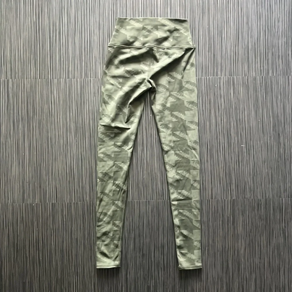 Alo Yoga Jungle Houndstooth Print Leggings - Size XS